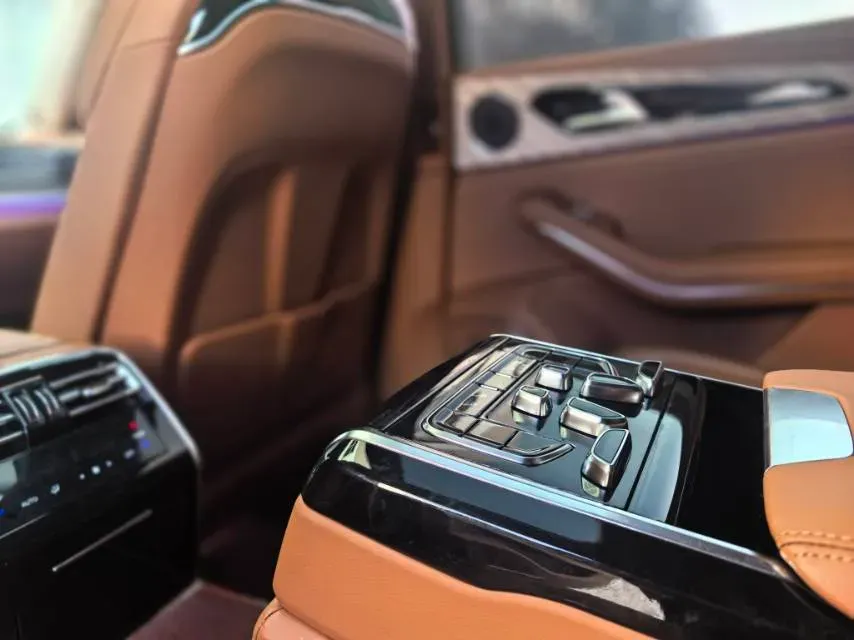 2020 HongQi H9 2.0T 252HP L4 7DCT,autocango,china used car exporter,china ev exporter,chinese used car exporter,chinese used ev exporter