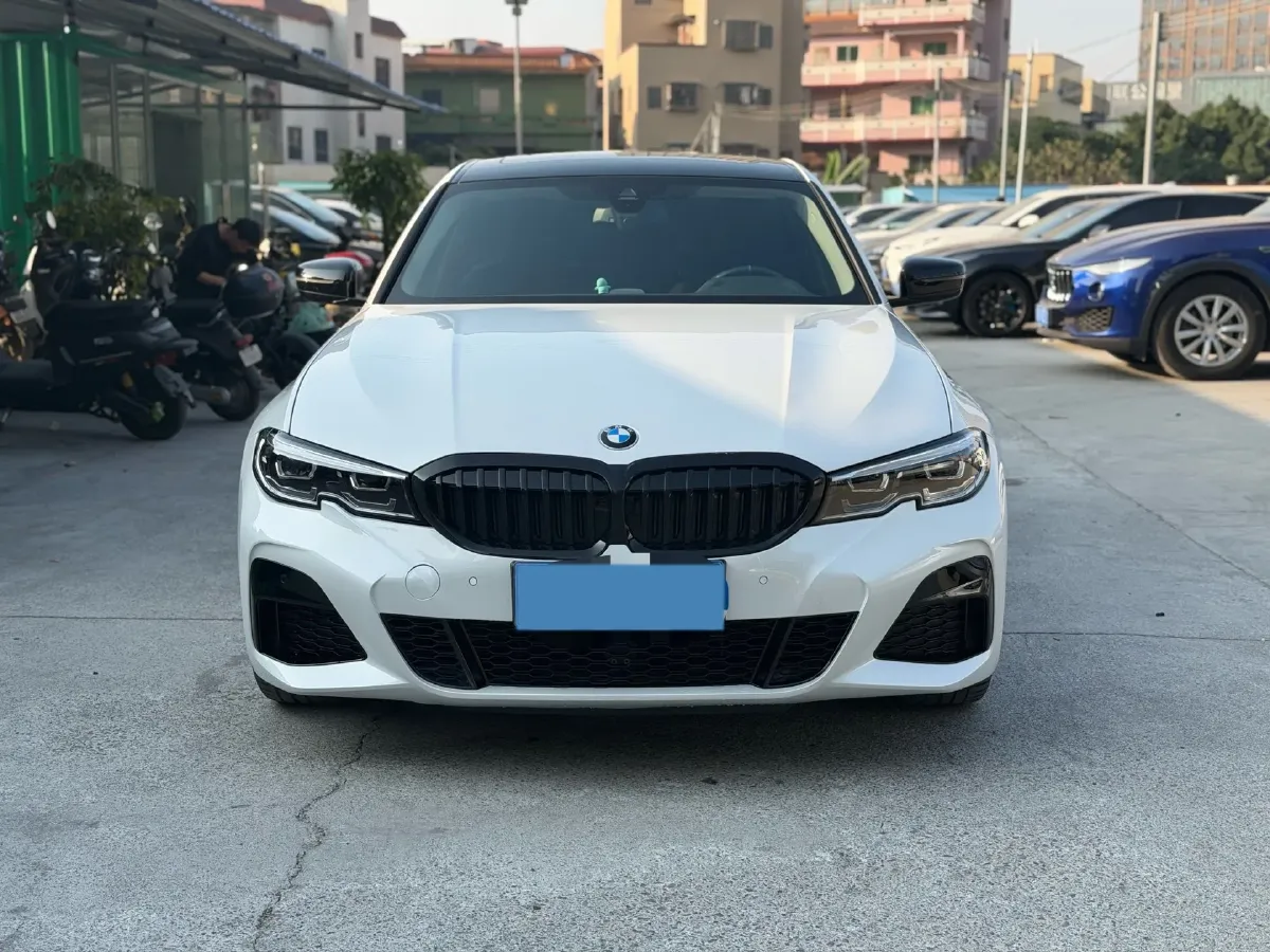 2022 BMW 3 Series 2.0T 184HP L4 8AT,autocango,china used car exporter,china ev exporter,chinese used car exporter,chinese used ev exporter