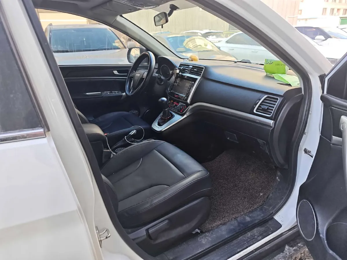 2019 Haval M6 1.5T 150HP L4 7DCT,autocango,china used car exporter,china ev exporter,chinese used car exporter,chinese used ev exporter