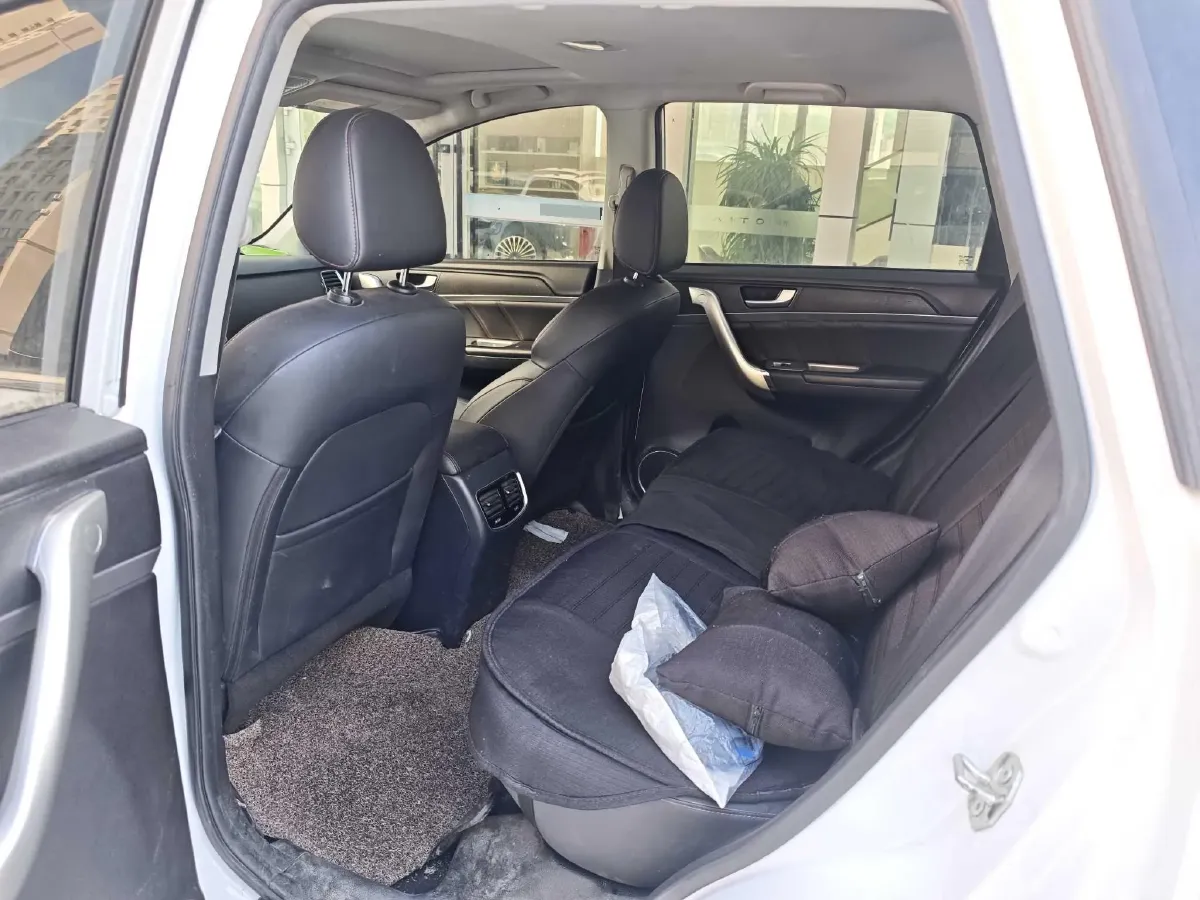 2019 Haval M6 1.5T 150HP L4 7DCT,autocango,china used car exporter,china ev exporter,chinese used car exporter,chinese used ev exporter