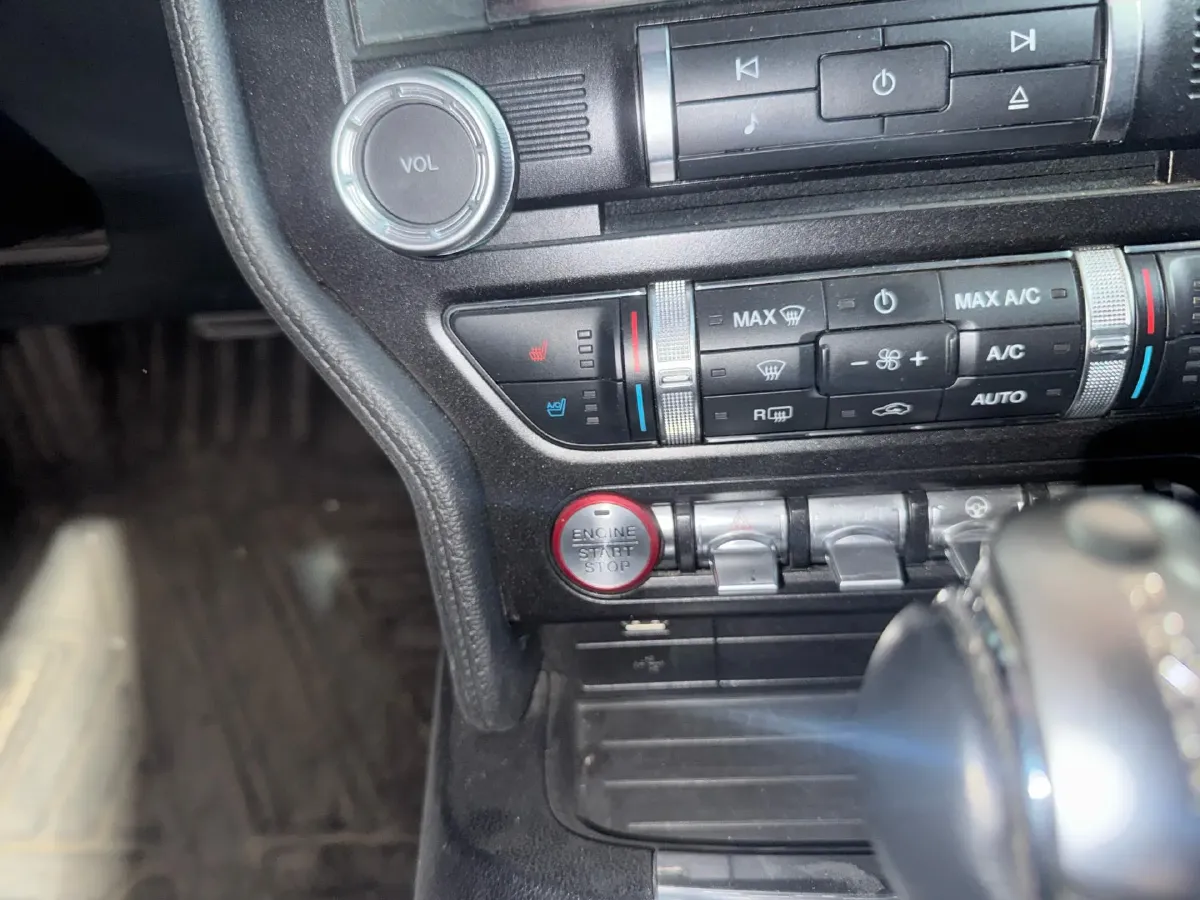 2020 Ford Mustang 2.3T 299HP L4 10AT,autocango,china used car exporter,china ev exporter,chinese used car exporter,chinese used ev exporter