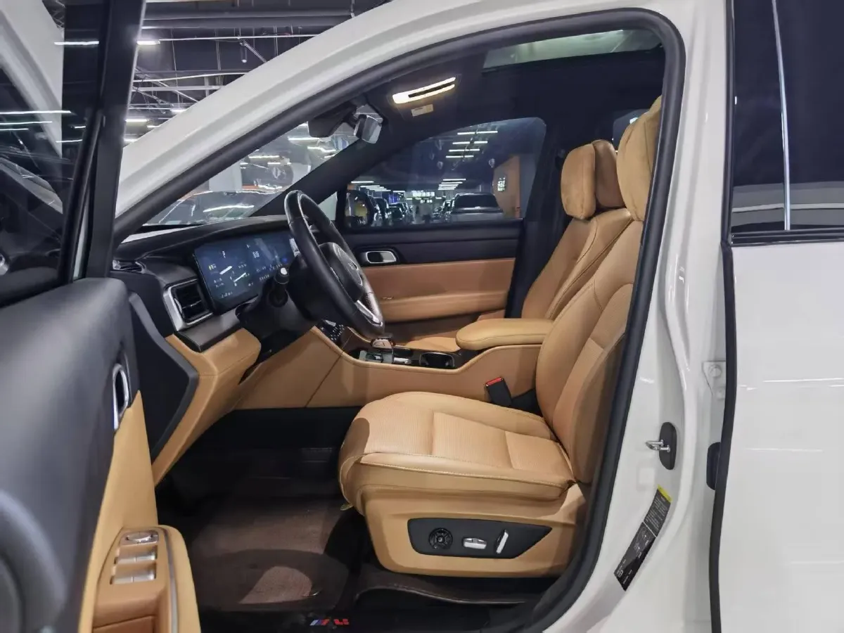 2021 Li ONE Range Extended 131HP REEV 40.5KWH,autocango,china used car exporter,china ev exporter,chinese used car exporter,chinese used ev exporter