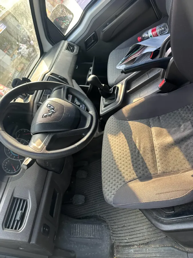 2023 WuLing RongGuang New Truck 1.5L 102HP L4 5MT,autocango,china used car exporter,china ev exporter,chinese used car exporter,chinese used ev exporter