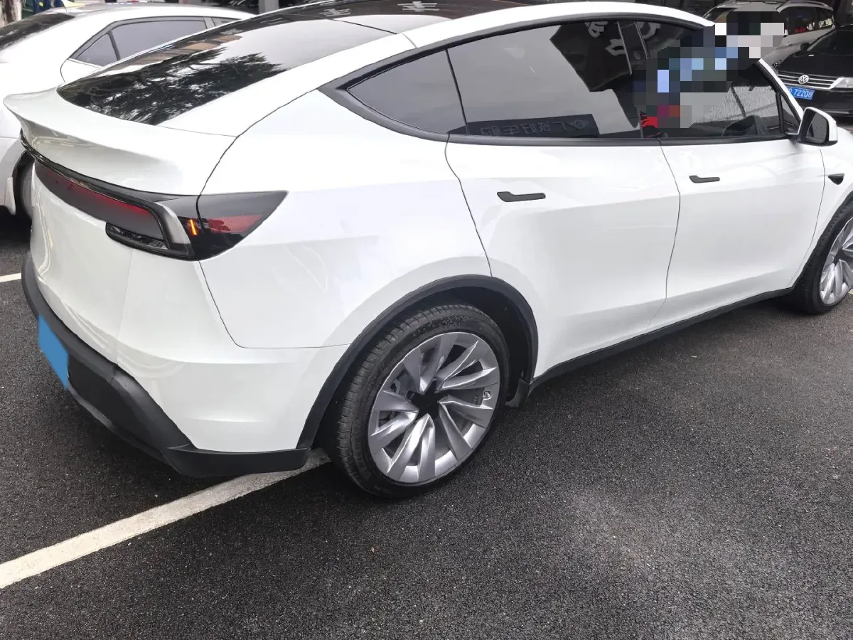 2025 Tesla Model Y BEV,autocango,china used car exporter,china ev exporter,chinese used car exporter,chinese used ev exporter