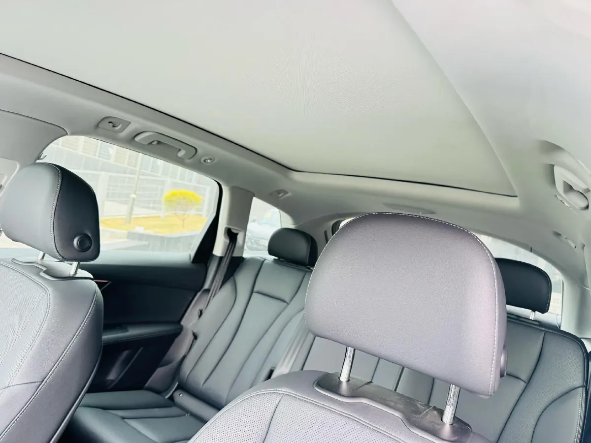 2025 Audi Q7 2.0T 265HP L4 8AT,autocango,china used car exporter,china ev exporter,chinese used car exporter,chinese used ev exporter