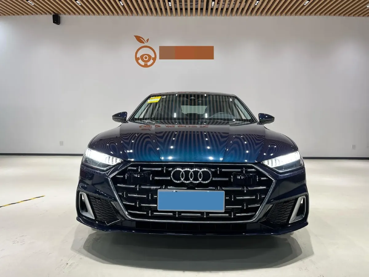 2024 Audi A7L 2.0T 245HP L4 7DCT,autocango,china used car exporter,china ev exporter,chinese used car exporter,chinese used ev exporter