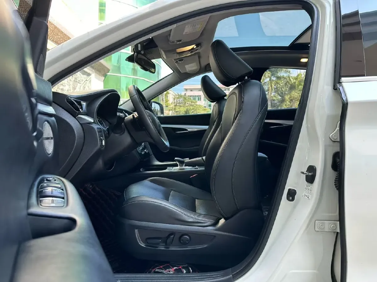 2018 Mitsubishi Pajero 3.0L 174HP V6 5AT,autocango,china used car exporter,china ev exporter,chinese used car exporter,chinese used ev exporter