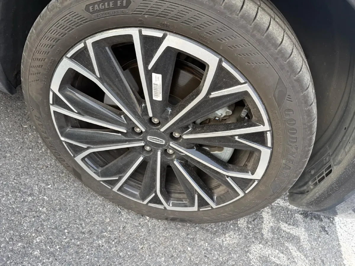 2026 Geely Monjaro 2.0T 272HP L4 8AT,autocango,china used car exporter,china ev exporter,chinese used car exporter,chinese used ev exporter