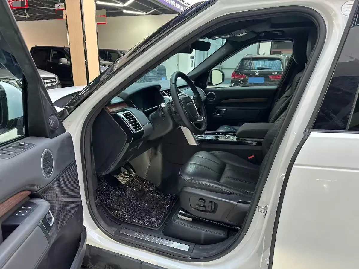 2018 Land Rover Discovery 3.0T 340HP V6 8AT,autocango,china used car exporter,china ev exporter,chinese used car exporter,chinese used ev exporter