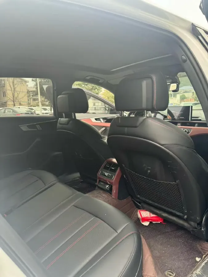 2025 Audi A4L 2.0T 190HP L4 7DCT,autocango,china used car exporter,china ev exporter,chinese used car exporter,chinese used ev exporter