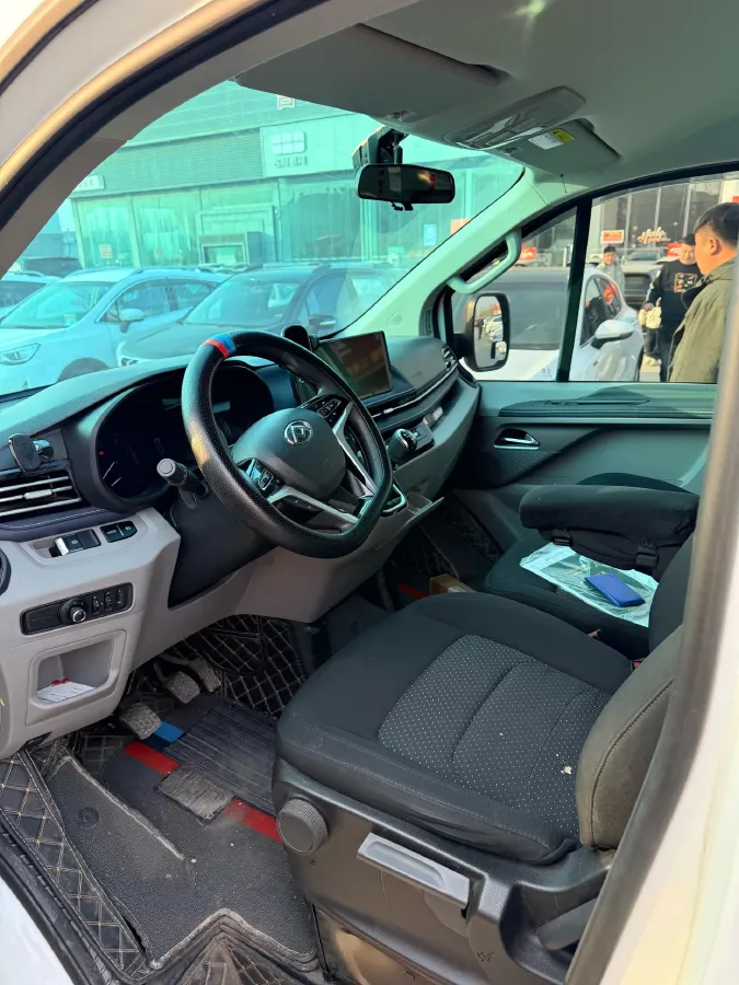 2023 MAXUS XinTu V70 2.0T 125HP L4 6MT,autocango,china used car exporter,china ev exporter,chinese used car exporter,chinese used ev exporter