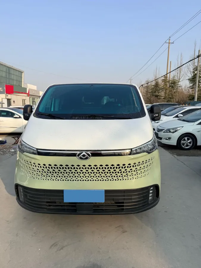 2023 MAXUS XinTu V70 2.0T 125HP L4 6MT,autocango,china used car exporter,china ev exporter,chinese used car exporter,chinese used ev exporter