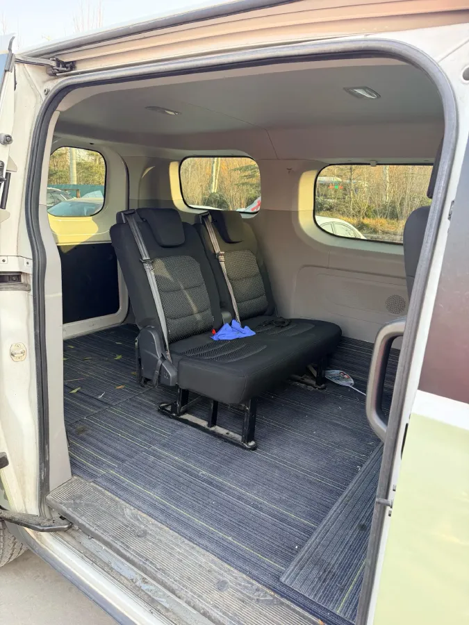 2023 MAXUS XinTu V70 2.0T 125HP L4 6MT,autocango,china used car exporter,china ev exporter,chinese used car exporter,chinese used ev exporter