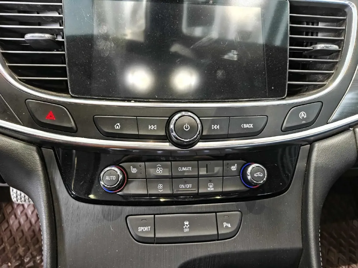 2021 Buick Larcosse 2.0T 237HP L4 9AT,autocango,china used car exporter,china ev exporter,chinese used car exporter,chinese used ev exporter