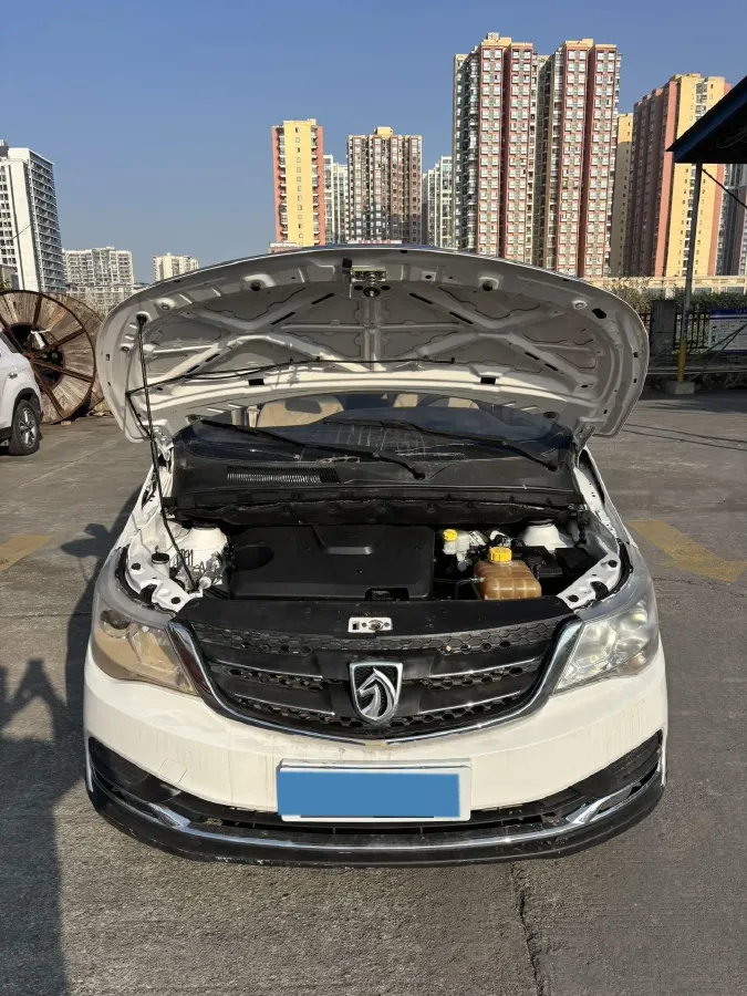 2016 BaoJun 730 1.5L 112HP L4 5MT,autocango,china used car exporter,china ev exporter,chinese used car exporter,chinese used ev exporter