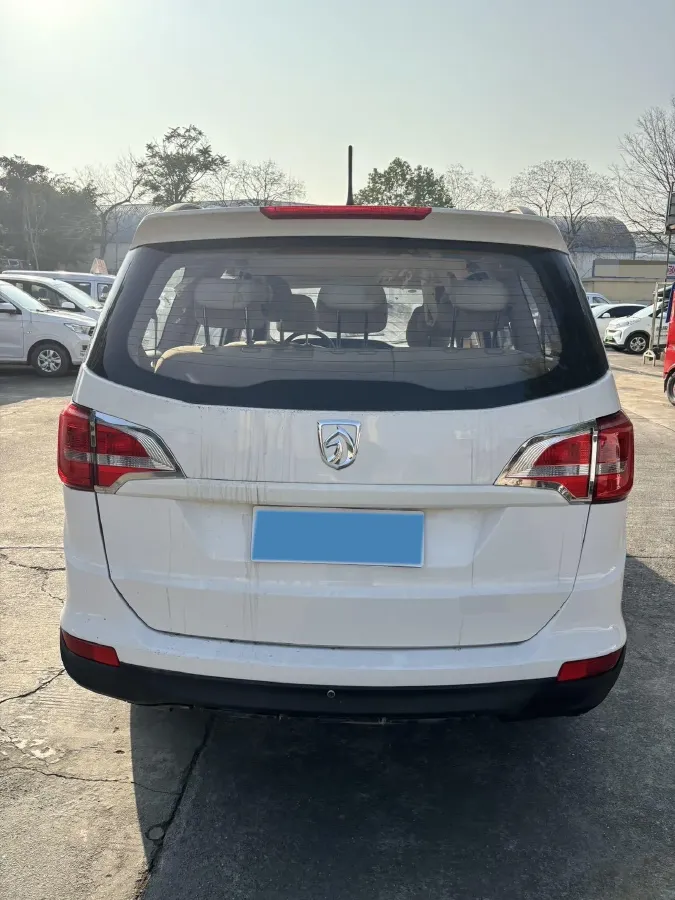 2016 BaoJun 730 1.5L 112HP L4 5MT,autocango,china used car exporter,china ev exporter,chinese used car exporter,chinese used ev exporter