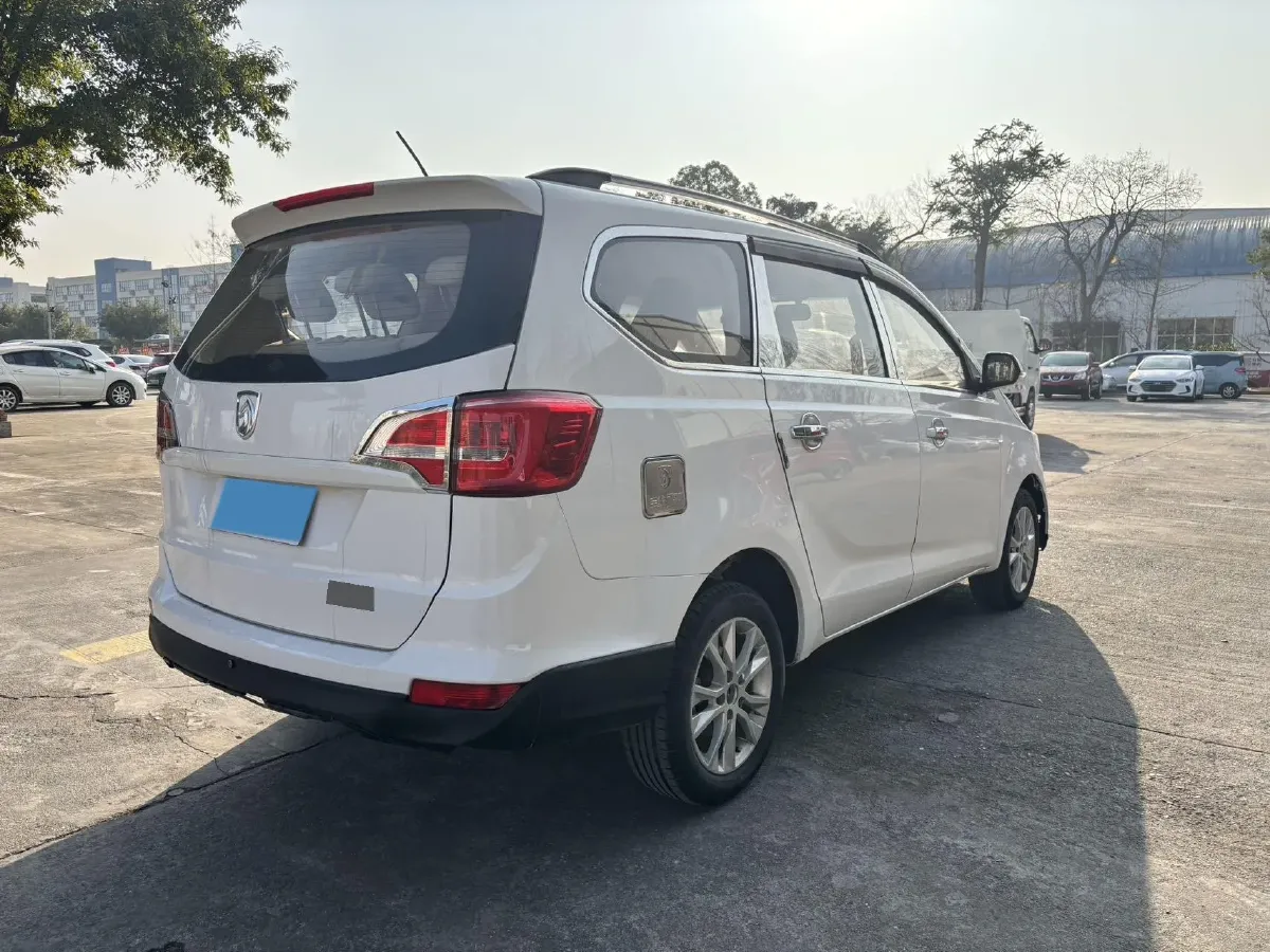 2016 BaoJun 730 1.5L 112HP L4 5MT,autocango,china used car exporter,china ev exporter,chinese used car exporter,chinese used ev exporter