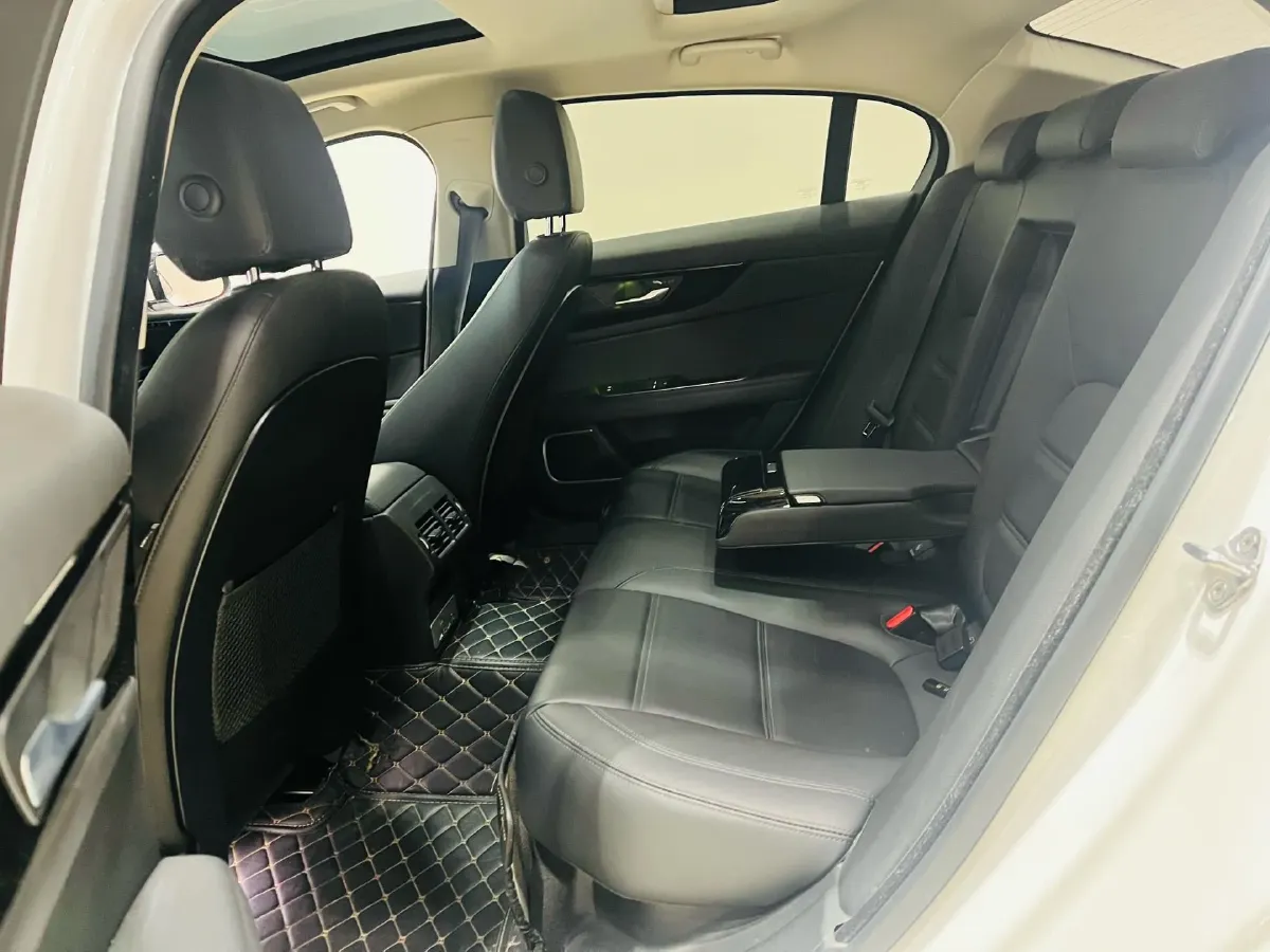 2021 Jaguar XEL 2.0T 250HP L4 8AT,autocango,china used car exporter,china ev exporter,chinese used car exporter,chinese used ev exporter