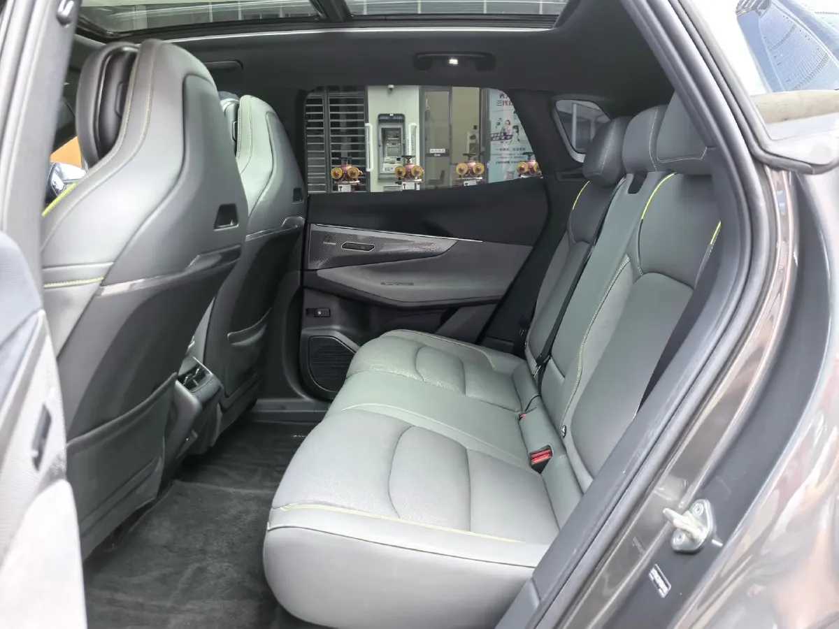 2023 LYNK&CO 08 EM-P 1.5T 163HP L4 3DHT PHEV 21.2KWH,autocango,china used car exporter,china ev exporter,chinese used car exporter,chinese used ev exporter