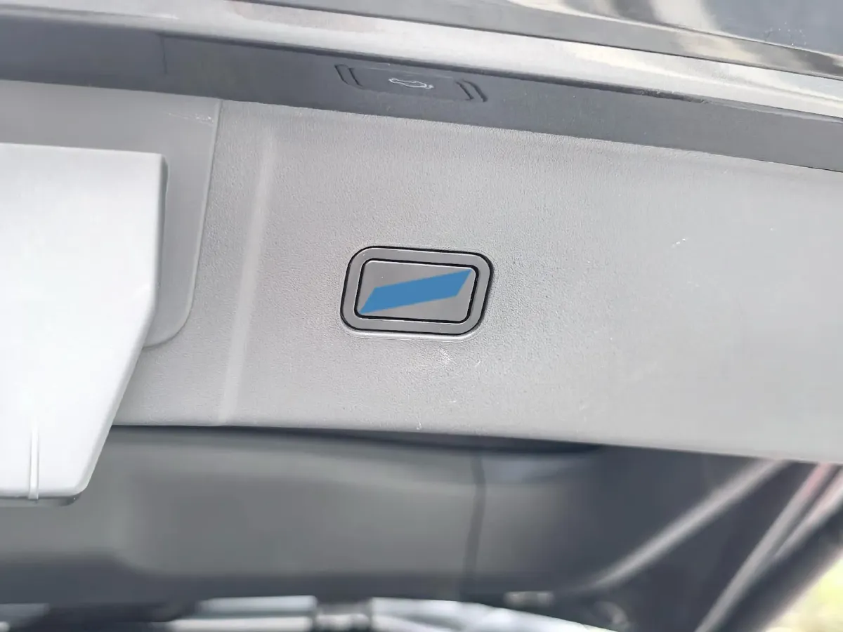 2023 LYNK&CO 08 EM-P 1.5T 163HP L4 3DHT PHEV 21.2KWH,autocango,china used car exporter,china ev exporter,chinese used car exporter,chinese used ev exporter