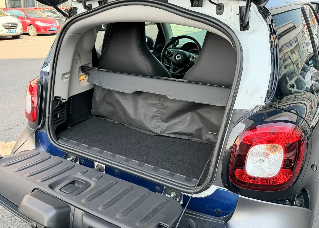 2016 Smart smart fortwo 0.9T 90HP L3 6DCT,autocango,china used car exporter,china ev exporter,chinese used car exporter,chinese used ev exporter