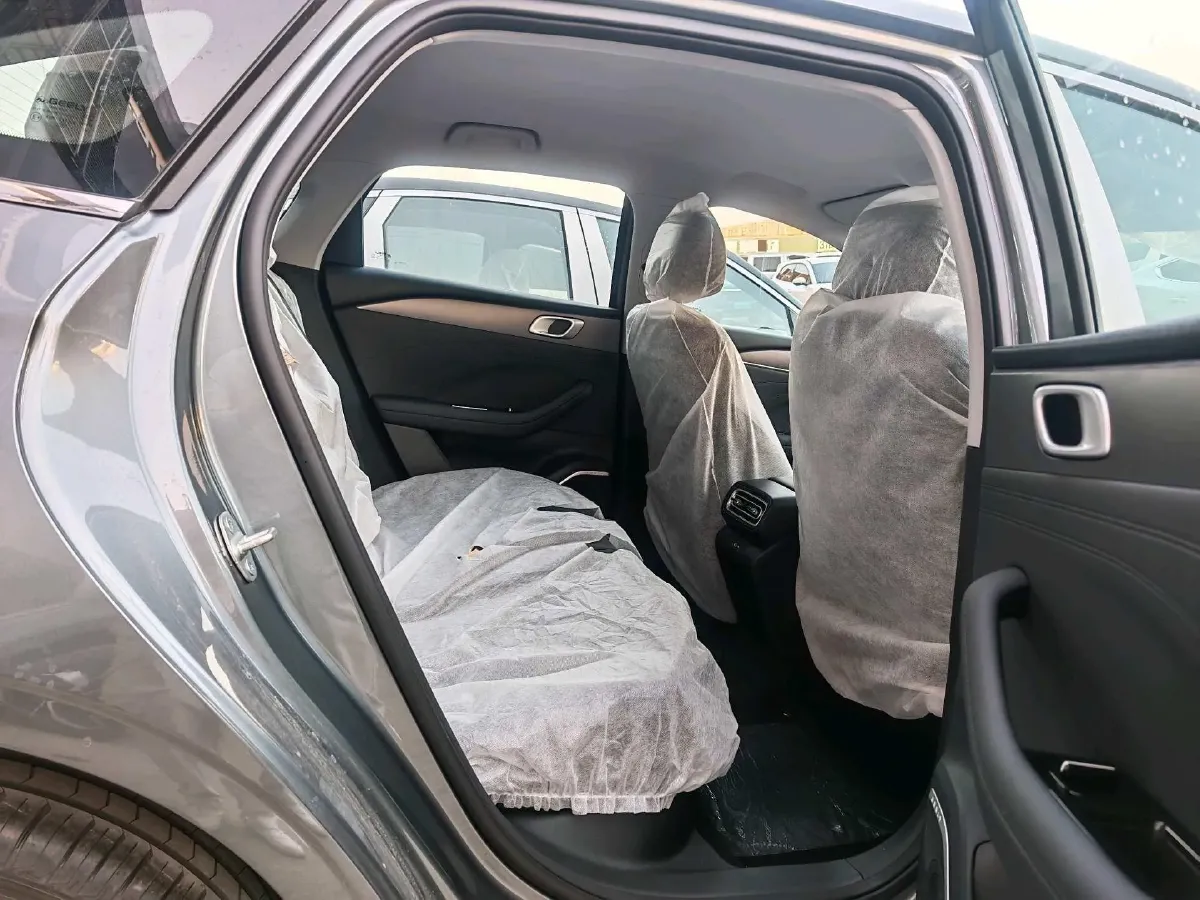 2026 Geely Galaxy Starshine 6 1.5L 112HP L4 1DHT PHEV,autocango,china used car exporter,china ev exporter,chinese used car exporter,chinese used ev exporter