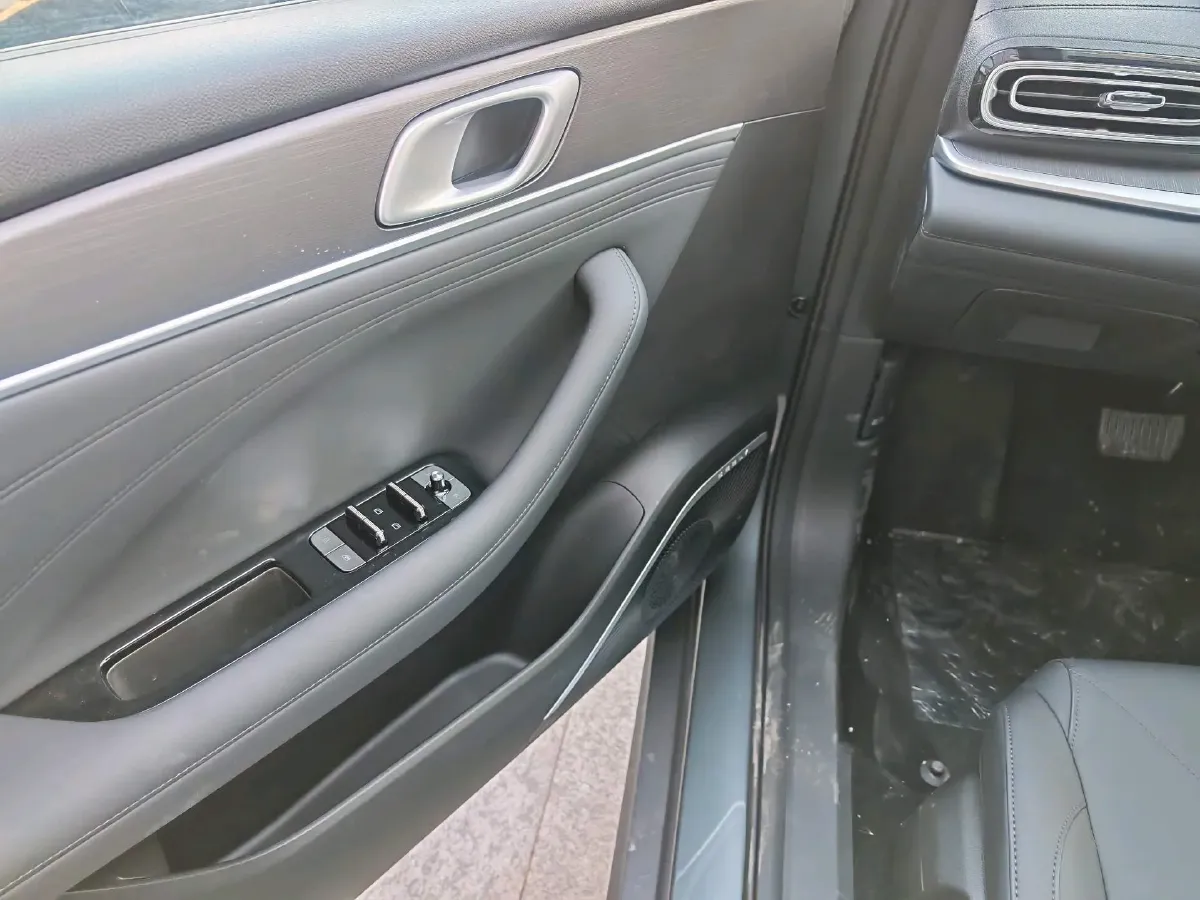 2026 Geely Galaxy Starshine 6 1.5L 112HP L4 1DHT PHEV,autocango,china used car exporter,china ev exporter,chinese used car exporter,chinese used ev exporter