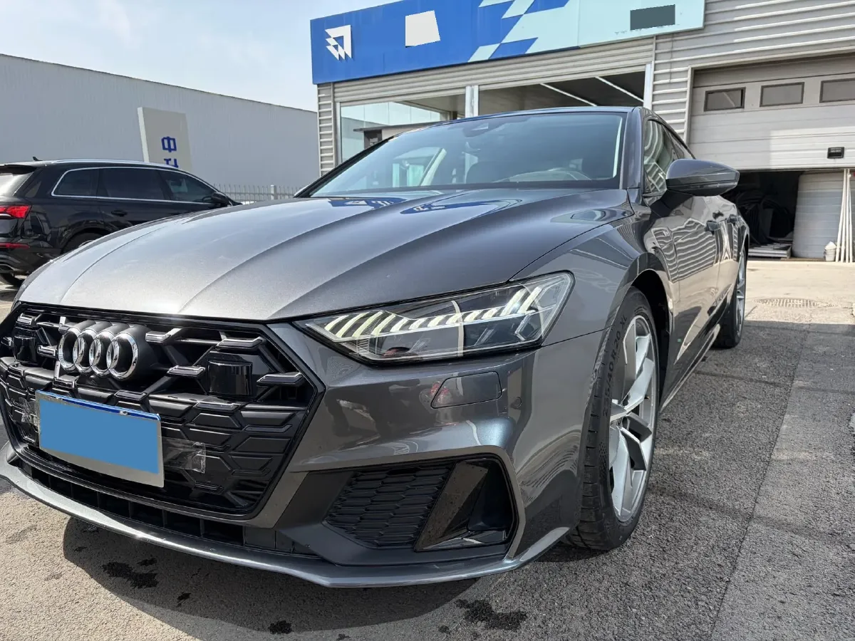 2024 Audi A7 2.0T 265HP L4 7DCT,autocango,china used car exporter,china ev exporter,chinese used car exporter,chinese used ev exporter
