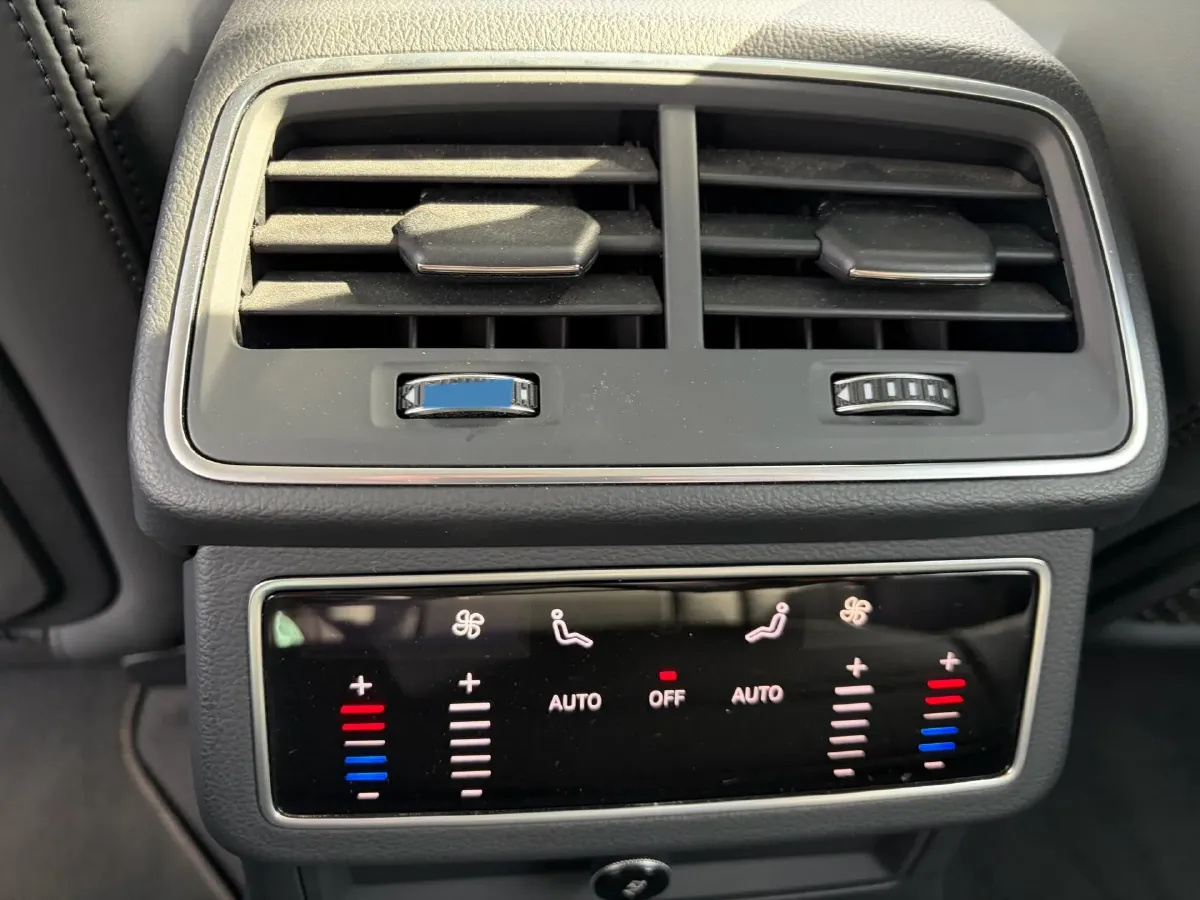 2024 Audi A7 2.0T 265HP L4 7DCT,autocango,china used car exporter,china ev exporter,chinese used car exporter,chinese used ev exporter