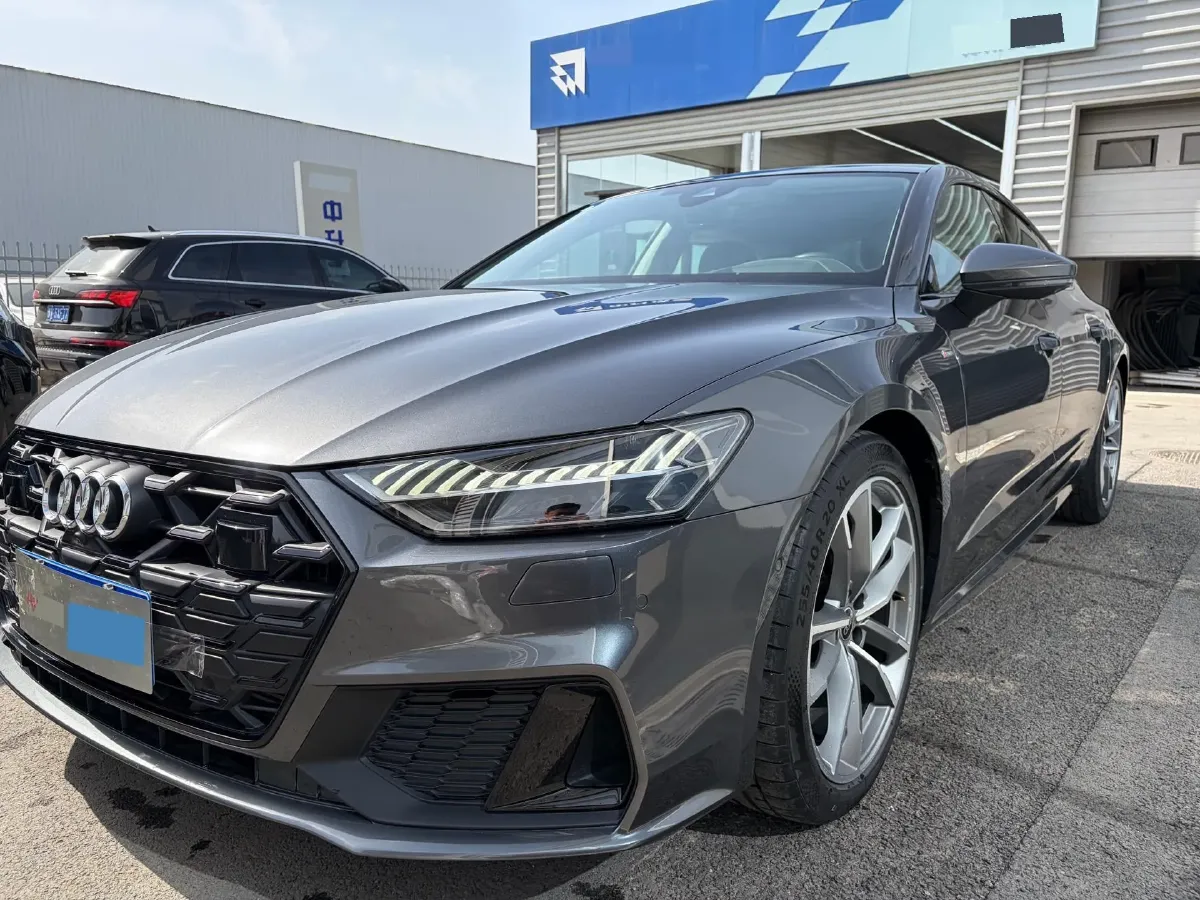 2024 Audi A7 2.0T 265HP L4 7DCT,autocango,china used car exporter,china ev exporter,chinese used car exporter,chinese used ev exporter