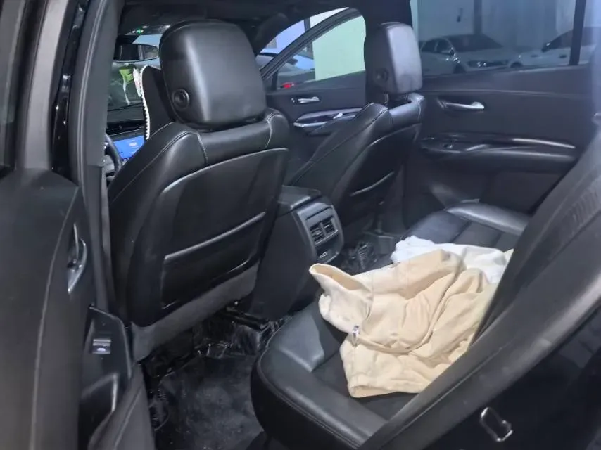 2021 Cadillac XT4 2.0T 237HP L4 9AT,autocango,china used car exporter,china ev exporter,chinese used car exporter,chinese used ev exporter