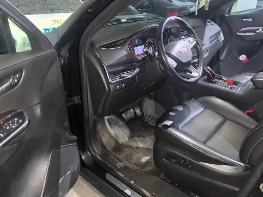 2021 Cadillac XT4 2.0T 237HP L4 9AT,autocango,china used car exporter,china ev exporter,chinese used car exporter,chinese used ev exporter