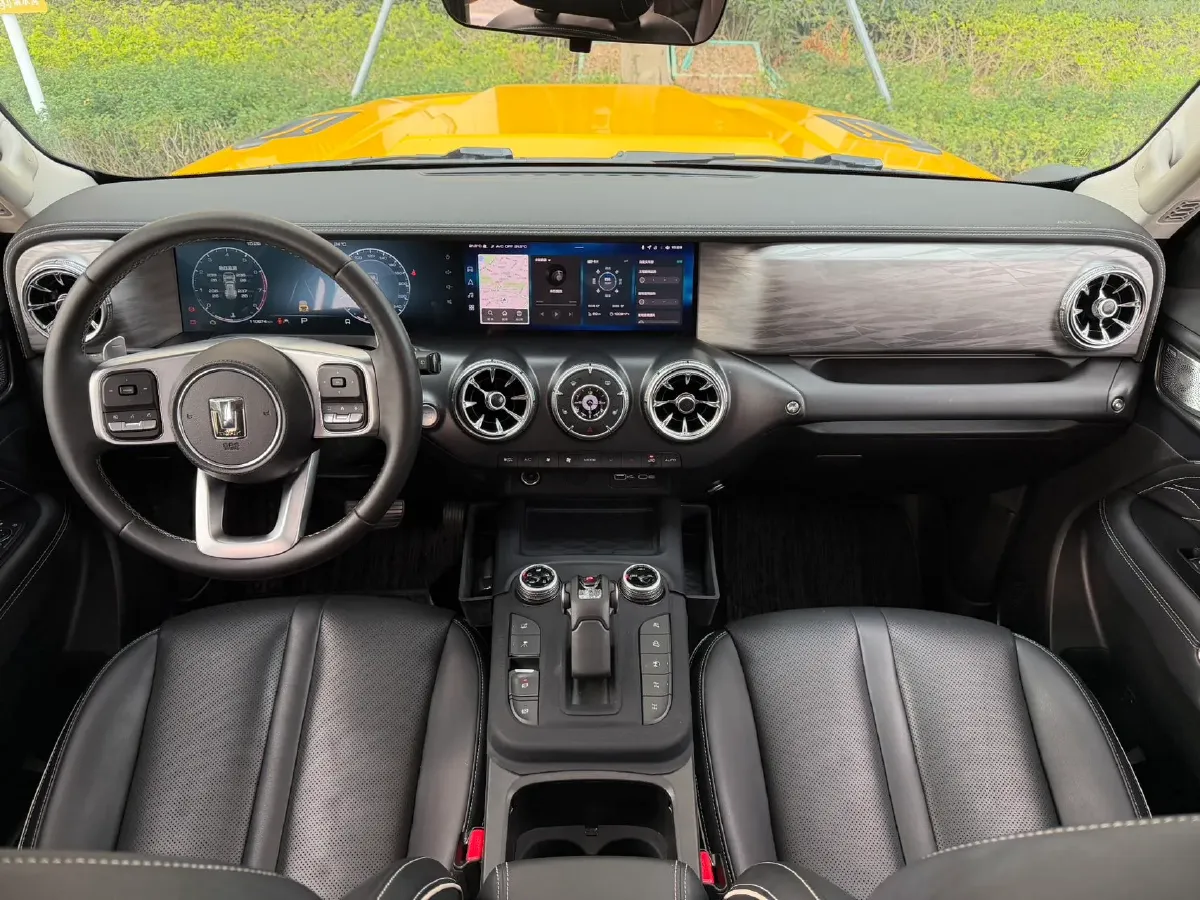 2022 Tank 300 2.0T 227HP L4 8AT,autocango,china used car exporter,china ev exporter,chinese used car exporter,chinese used ev exporter