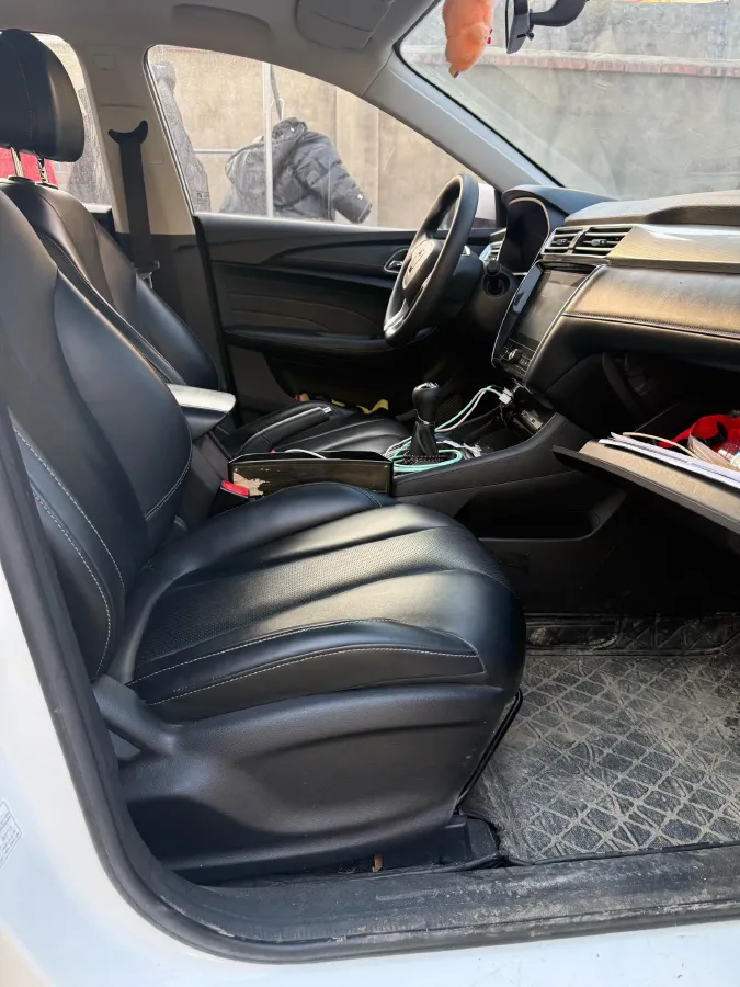 2019 Roewe i5 1.5L 120HP L4 5MT,autocango,china used car exporter,china ev exporter,chinese used car exporter,chinese used ev exporter