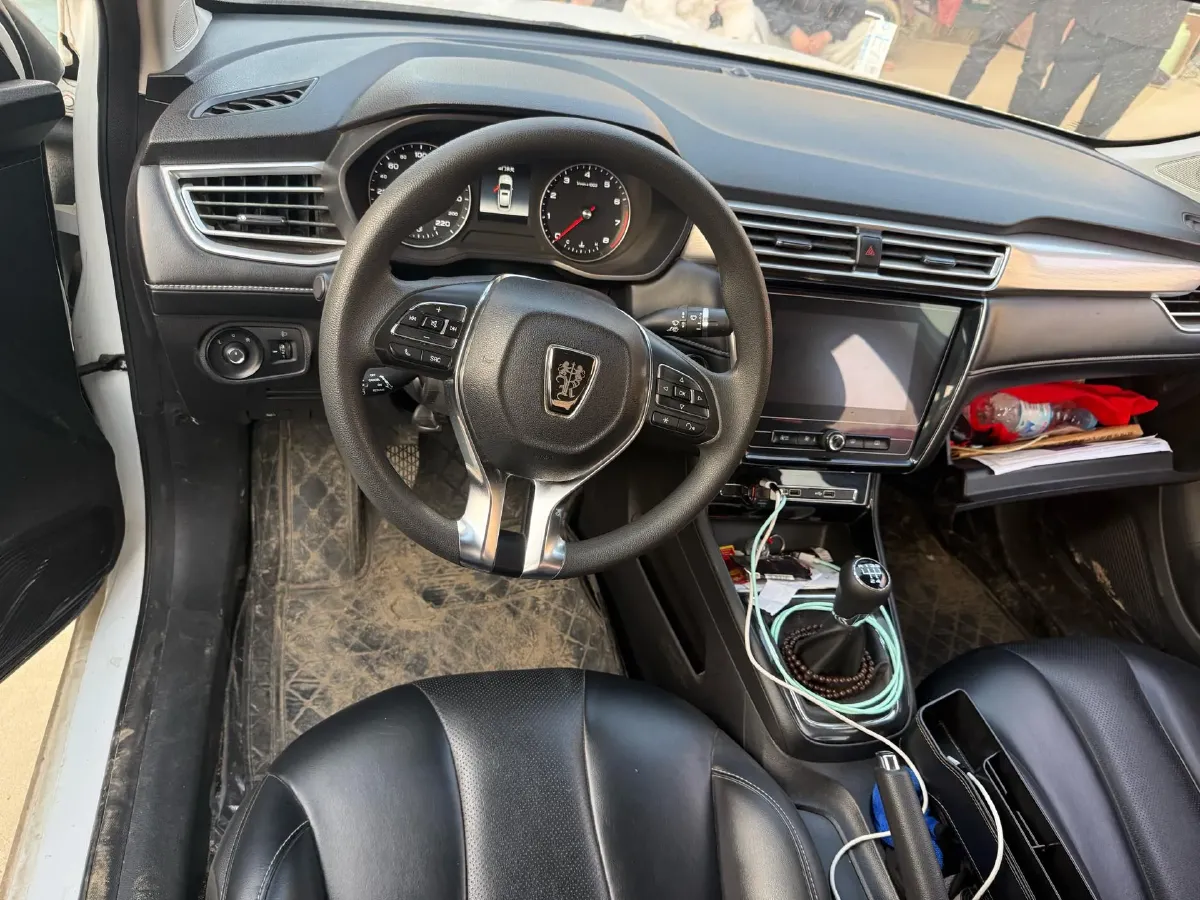 2019 Roewe i5 1.5L 120HP L4 5MT,autocango,china used car exporter,china ev exporter,chinese used car exporter,chinese used ev exporter