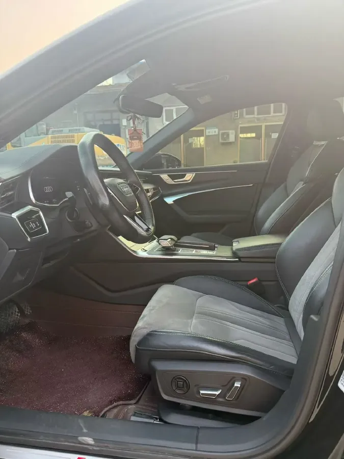 2023 Audi A6L 2.0T 190HP L4 7DCT,autocango,china used car exporter,china ev exporter,chinese used car exporter,chinese used ev exporter