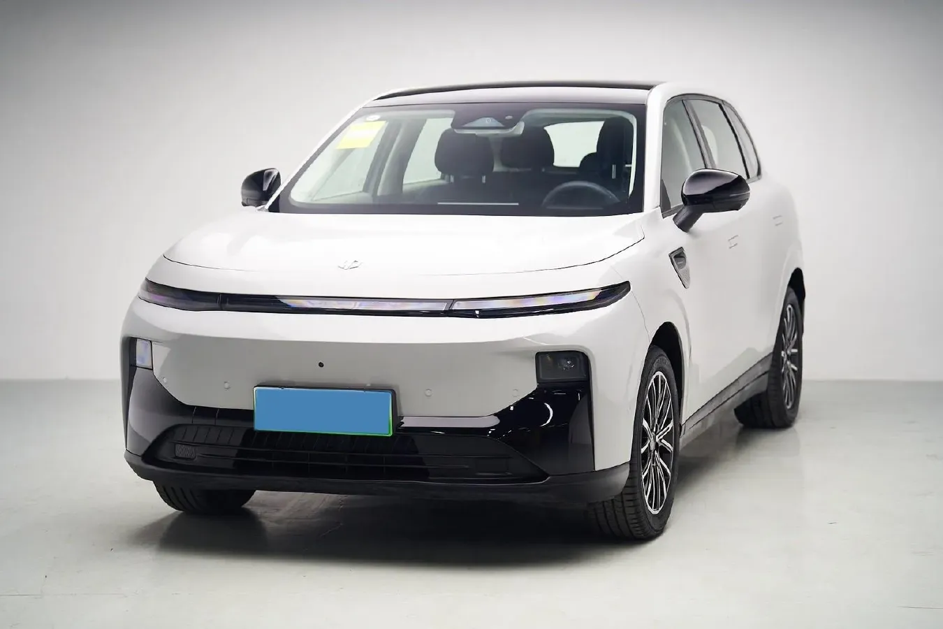 2025 Leapmotor B10 BEV 67.1KWH,autocango,china used car exporter,china ev exporter,chinese used car exporter,chinese used ev exporter