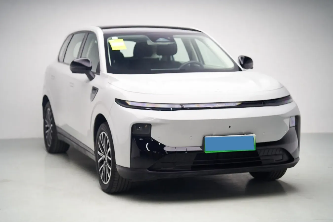 2025 Leapmotor B10 BEV 67.1KWH,autocango,china used car exporter,china ev exporter,chinese used car exporter,chinese used ev exporter