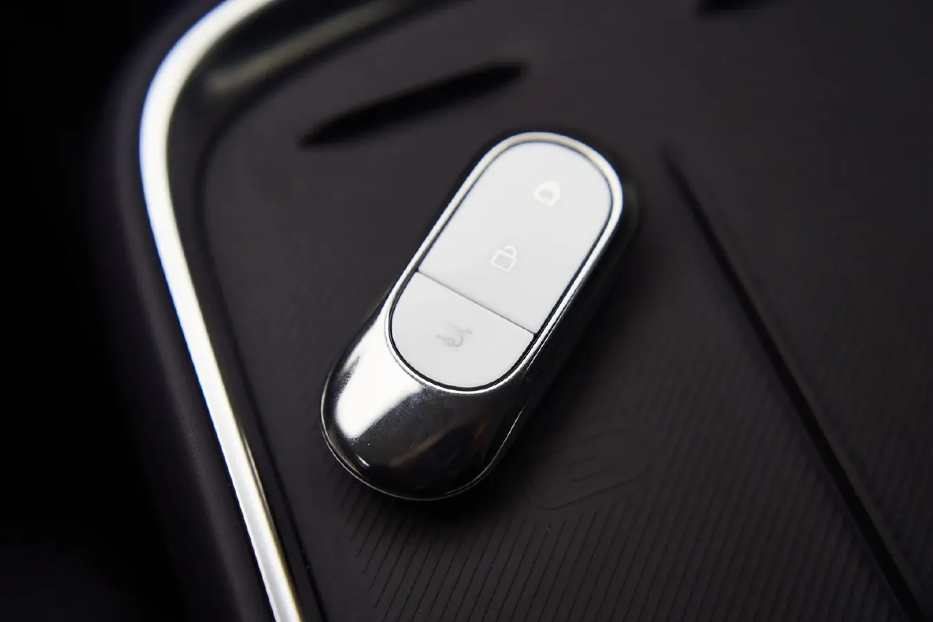 2025 Leapmotor B10 BEV 67.1KWH,autocango,china used car exporter,china ev exporter,chinese used car exporter,chinese used ev exporter