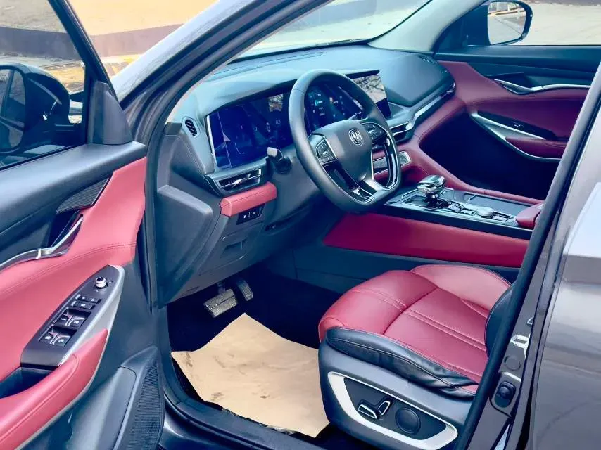 2021 ChangAn CS75 Plus 2.0T 233HP L4 8AT,autocango,china used car exporter,china ev exporter,chinese used car exporter,chinese used ev exporter