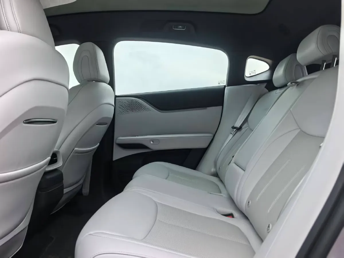 2025 Xpeng G6 BEV 68.5KWH,autocango,china used car exporter,china ev exporter,chinese used car exporter,chinese used ev exporter