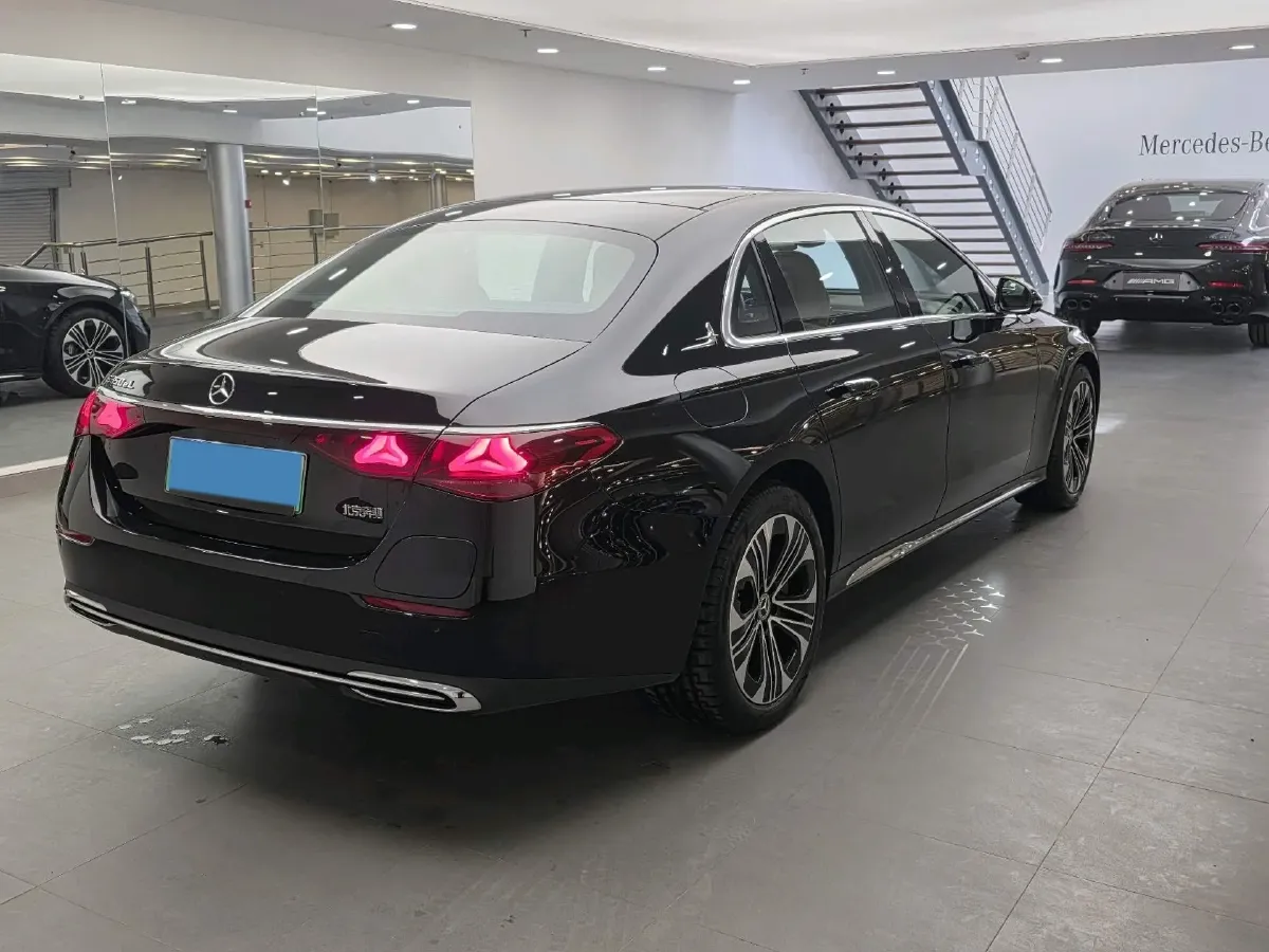 2024 Mercedes-Benz E Class 2.0T 204HP L4 9AT PHEV 25.4KWH,autocango,china used car exporter,china ev exporter,chinese used car exporter,chinese used ev exporter