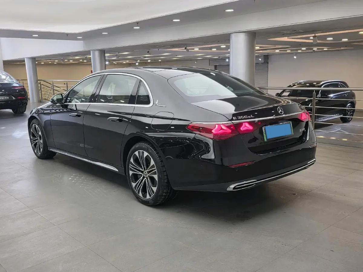 2024 Mercedes-Benz E Class 2.0T 204HP L4 9AT PHEV 25.4KWH,autocango,china used car exporter,china ev exporter,chinese used car exporter,chinese used ev exporter