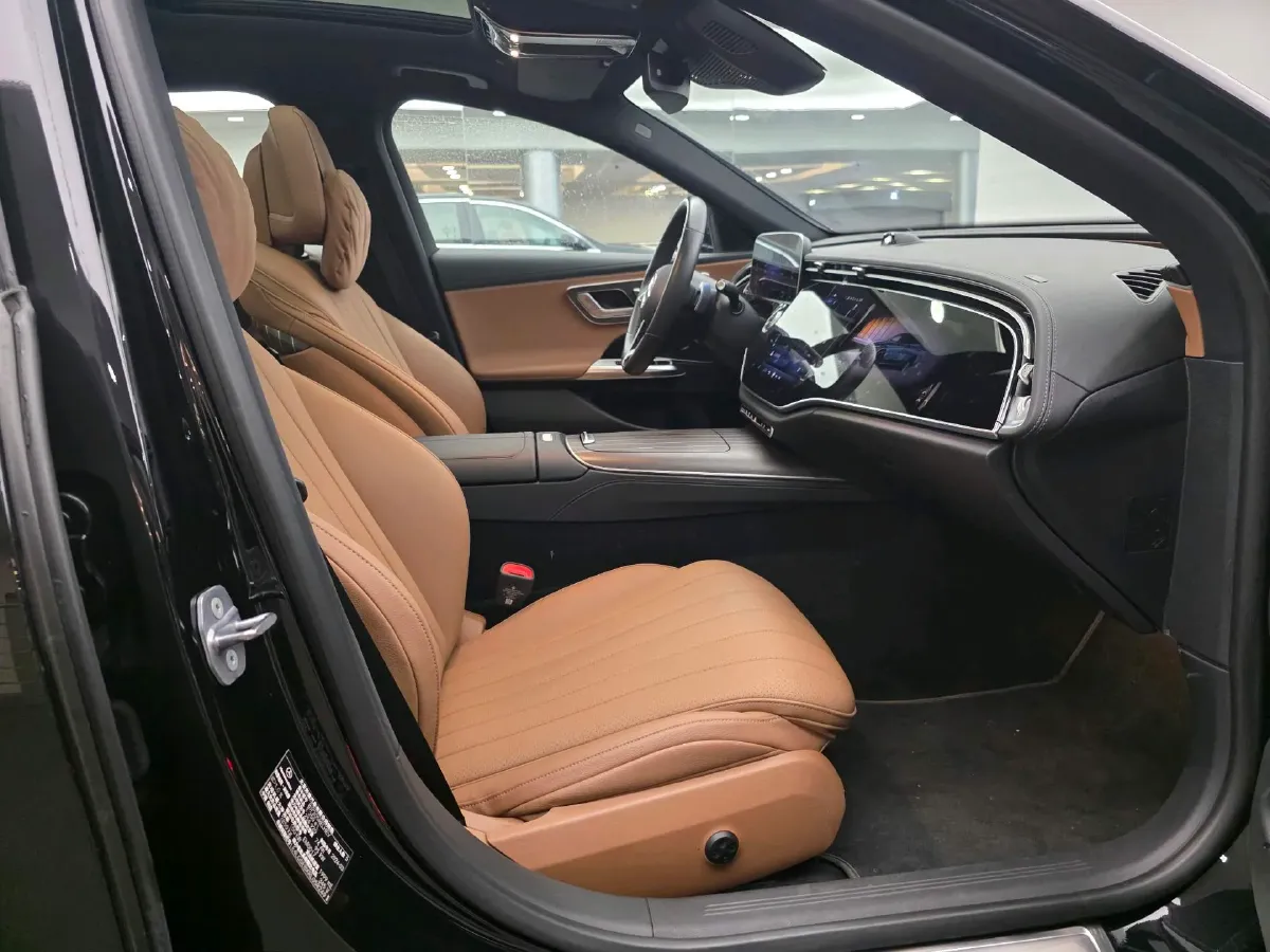 2024 Mercedes-Benz E Class 2.0T 204HP L4 9AT PHEV 25.4KWH,autocango,china used car exporter,china ev exporter,chinese used car exporter,chinese used ev exporter
