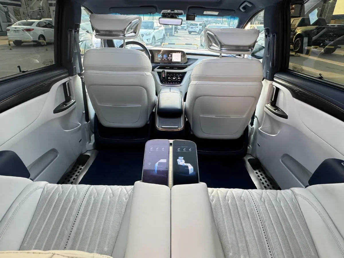 2020 Buick GL8 2.0T 237HP L4 9AT,autocango,china used car exporter,china ev exporter,chinese used car exporter,chinese used ev exporter