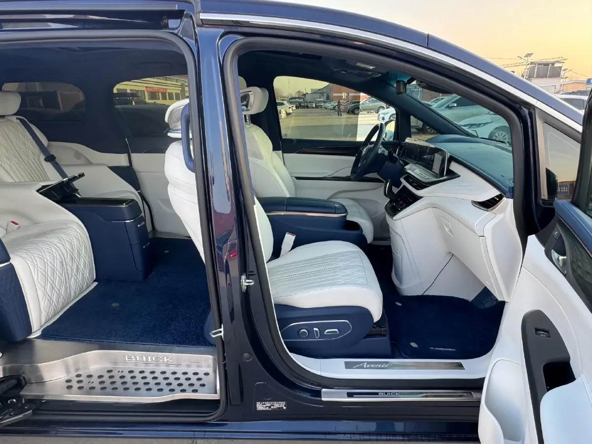 2020 Buick GL8 2.0T 237HP L4 9AT,autocango,china used car exporter,china ev exporter,chinese used car exporter,chinese used ev exporter
