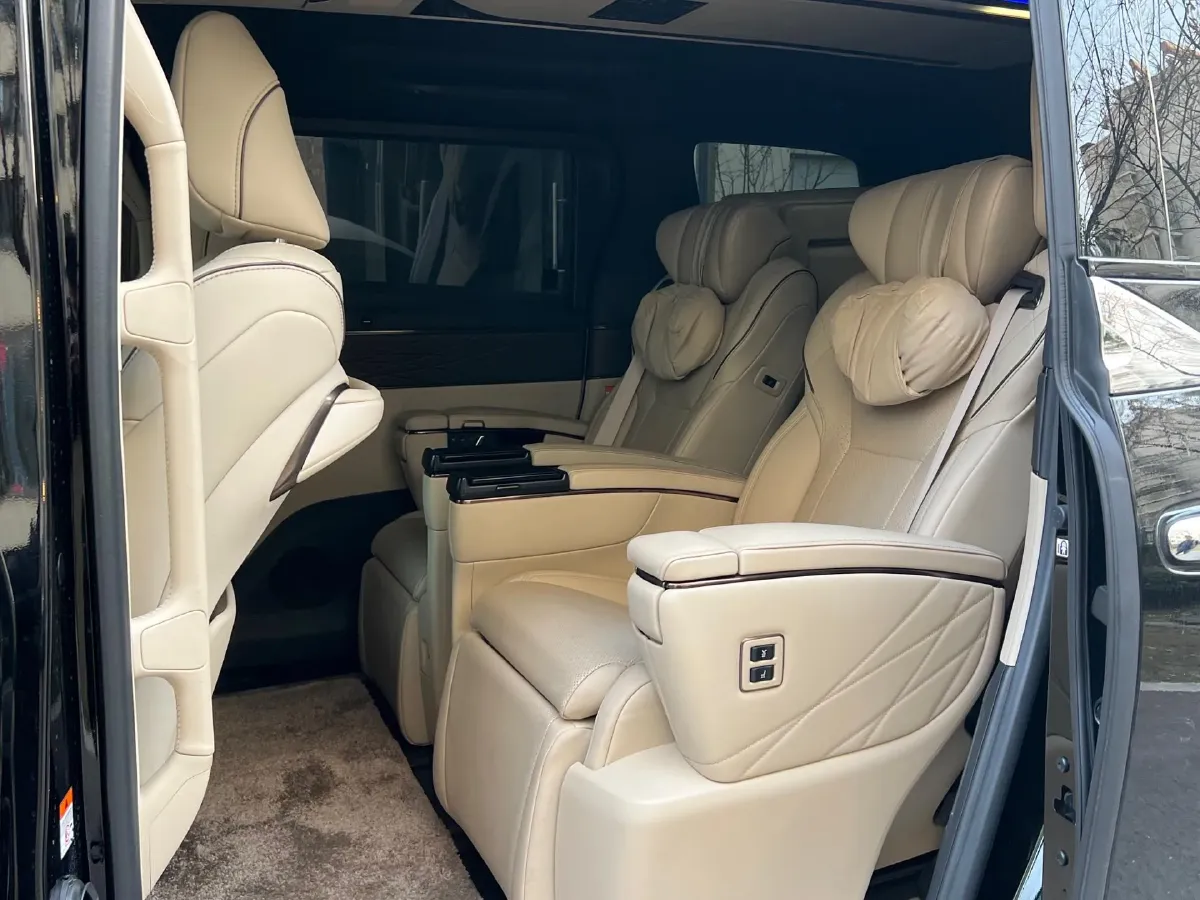 2024 Toyota Alphard 2.5L 190HP L4 E-CVT Hybrid,autocango,china used car exporter,china ev exporter,chinese used car exporter,chinese used ev exporter