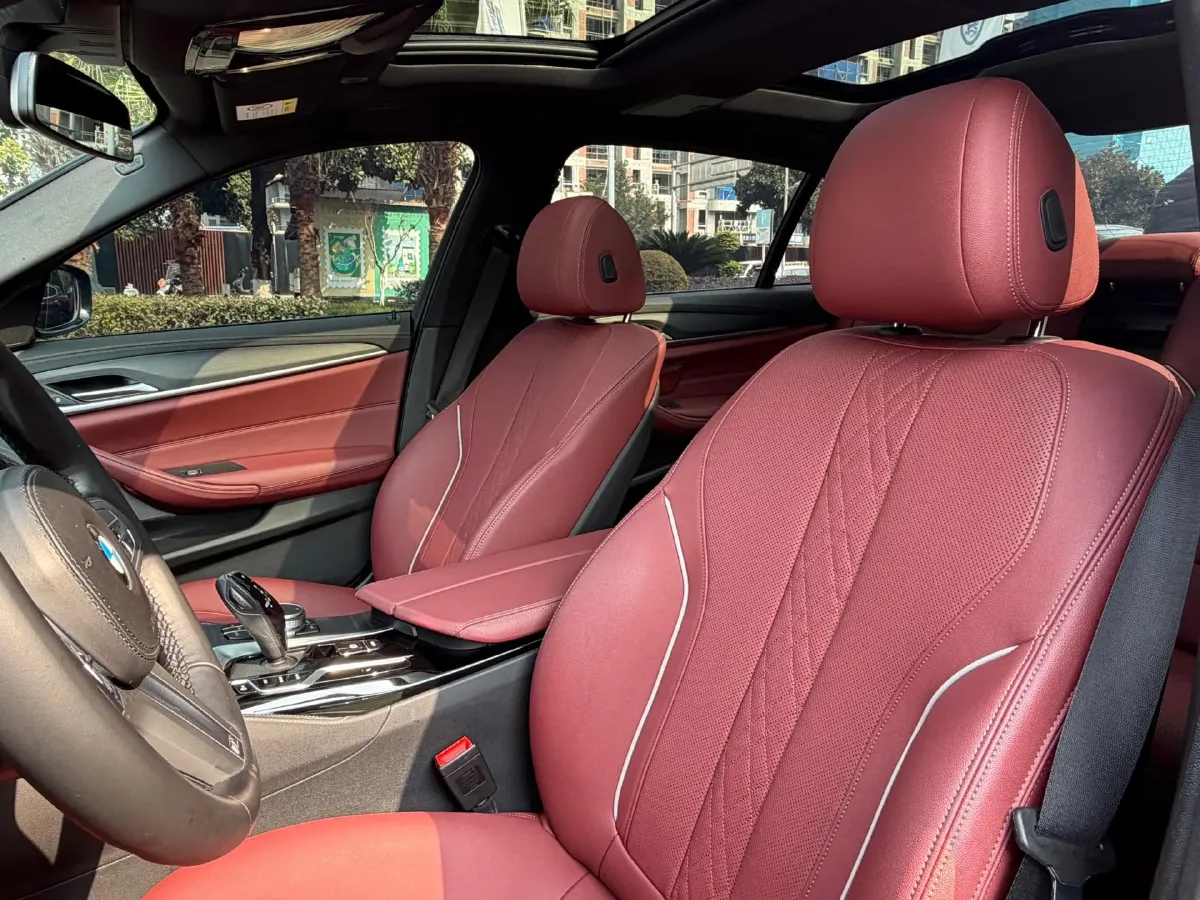 2023 BMW 5 Series 2.0T 245HP L4 8AT,autocango,china used car exporter,china ev exporter,chinese used car exporter,chinese used ev exporter