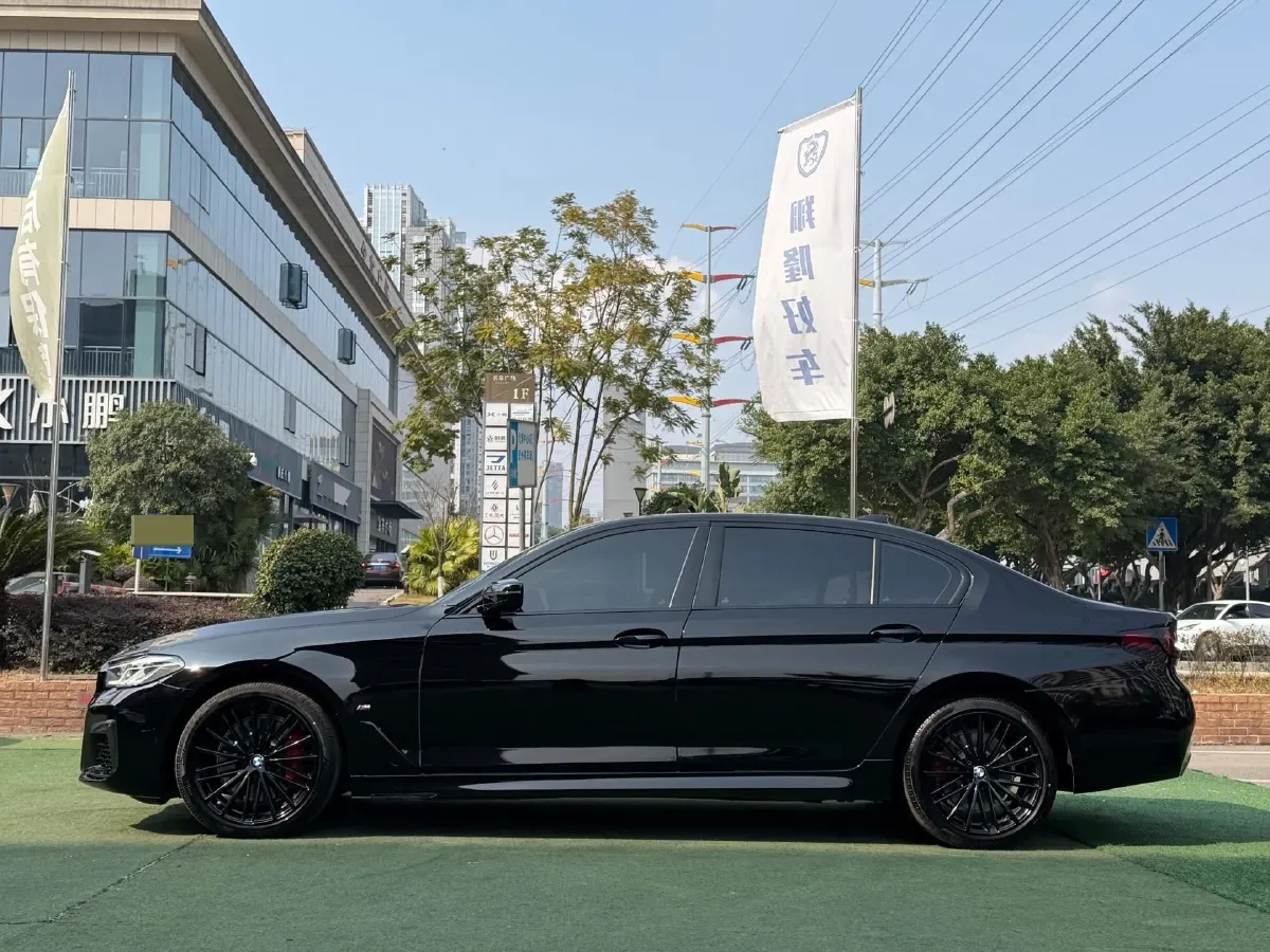 2023 BMW 5 Series 2.0T 245HP L4 8AT,autocango,china used car exporter,china ev exporter,chinese used car exporter,chinese used ev exporter