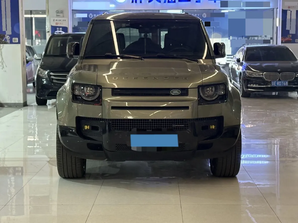 2023 Land Rover Defender 3.0T 400HP L6 8AT,autocango,china used car exporter,china ev exporter,chinese used car exporter,chinese used ev exporter